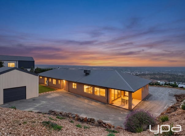 52 Manning Boulevard, Darley, Vic 3340
