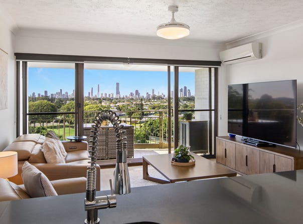 56/11 Fairway Drive, Clear Island Waters, Qld 4226
