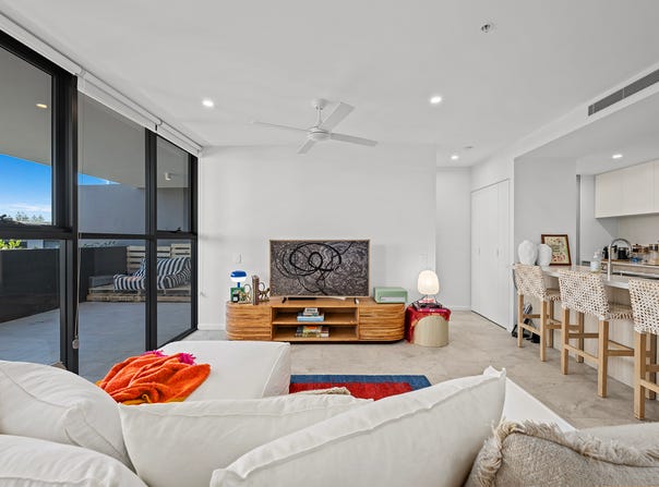 310/5 Nyrang Avenue, Palm Beach, Qld 4221