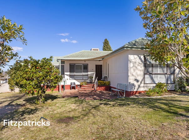 14 James Street, Kooringal, NSW 2650