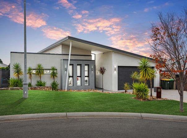 12 Peck Close, Oran Park, NSW 2570