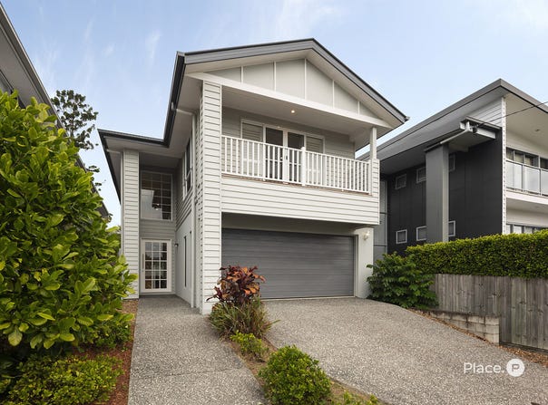 131 Macrossan Avenue, Norman Park, Qld 4170