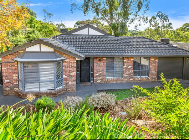 31 Dunalbyn Drive, Aberfoyle Park, SA 5159