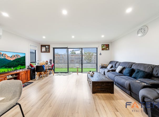 24 Wanstead Way, Cranbourne West, Vic 3977