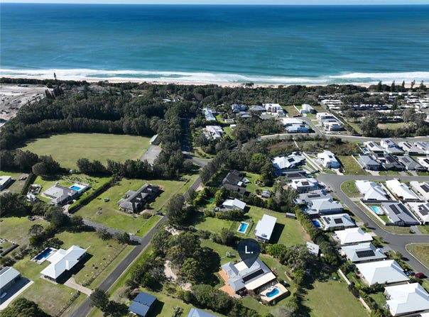 3 Edgewater Drive, Diamond Beach, NSW 2430