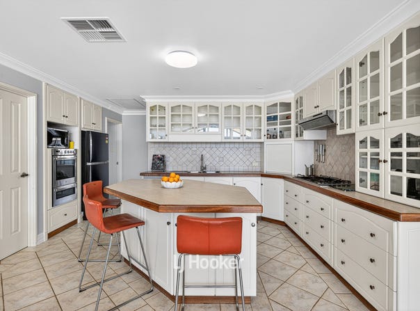 5 Barton Drive, Australind, WA 6233