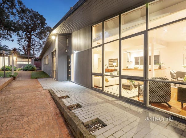 4 Bond Street, Mount Waverley, Vic 3149