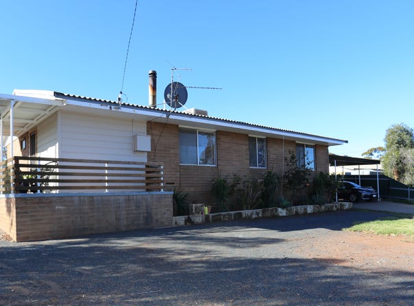 2 Bachelor Avenue, Kambalda East, WA 6442