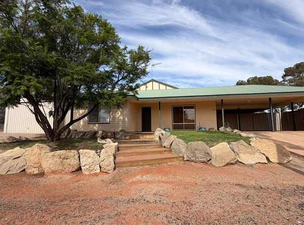 66 Hermit St, Roxby Downs, SA 5725