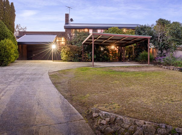 399 Red Hill Court, Lavington, NSW 2641