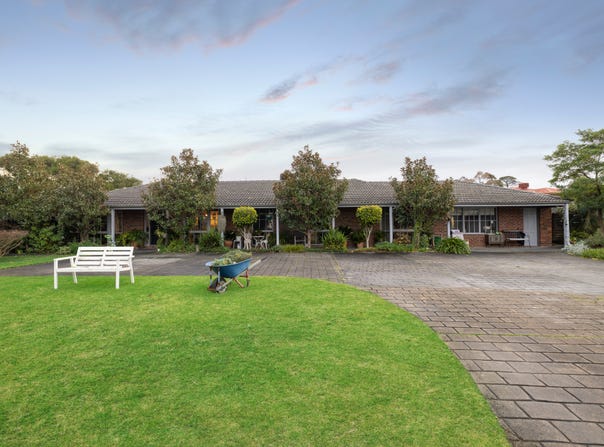 10 Farmillo Court, Lysterfield, Vic 3156
