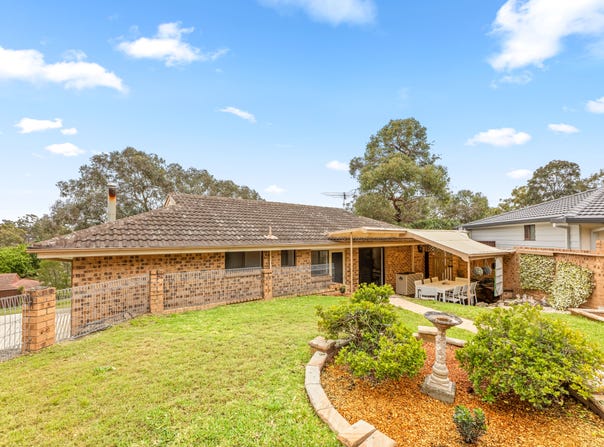 13 Hobart Place, Illawong, NSW 2234