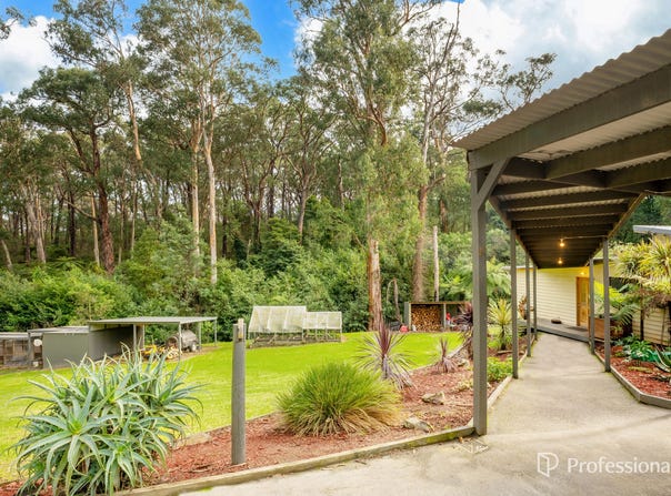 15 Forest Road, Wesburn, Vic 3799