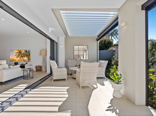 3/40 Via Roma, Isle Of Capri, Qld 4217