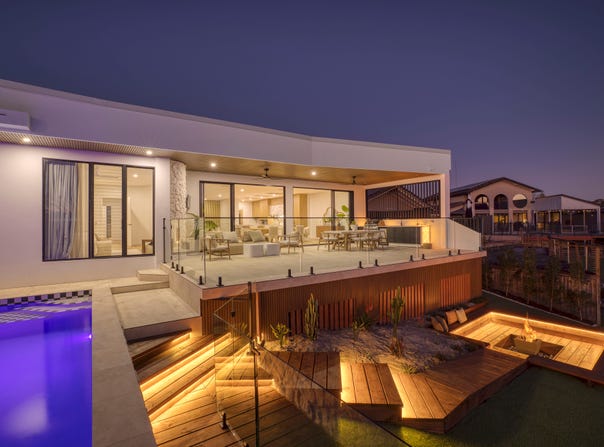 8 Nootka Court, Broadbeach Waters, Qld 4218