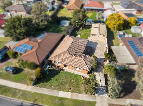22 ALBATROSS AVENUE, Werribee, Vic 3030