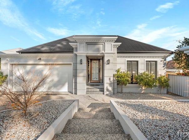 17 New Road, Oak Park, Vic 3046