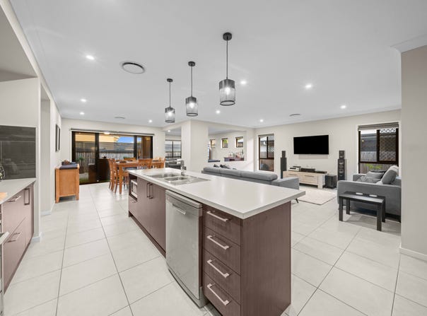 41 Br Ted Magee Dr, Collingwood Park, Qld 4301