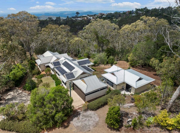 9 Vayro Road, Blue Mountain Heights, Qld 4350