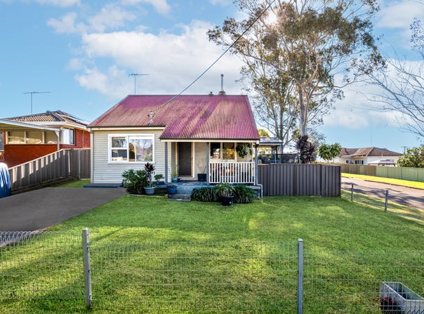 87 & 87a Macquarie Avenue, Campbelltown, NSW 2560