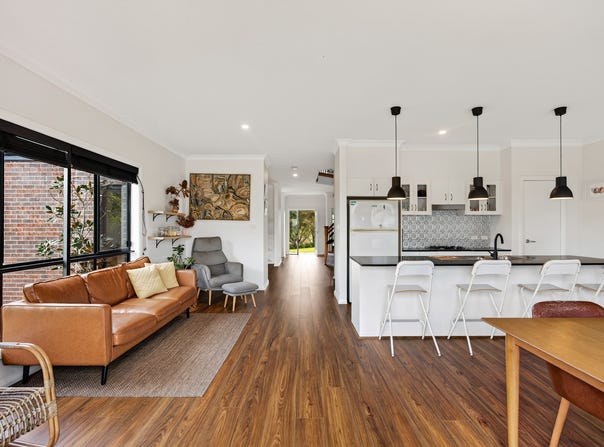 37 Emma Parade, Winmalee, NSW 2777