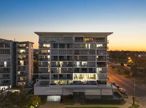 205/2-4 Victoria Parade, Rockhampton City, Qld 4700