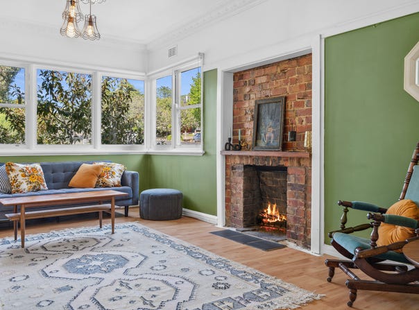 17 Service Street, Clunes, Vic 3370