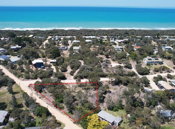 2 Six Avenue North, Paradise Beach, Vic 3851