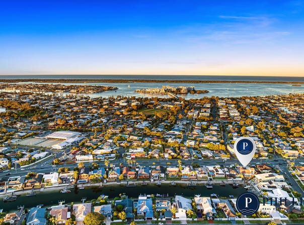 100  Oxley Drive, Paradise Point, Qld 4216