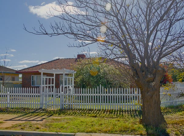 2 Hill St, Merredin, WA 6415