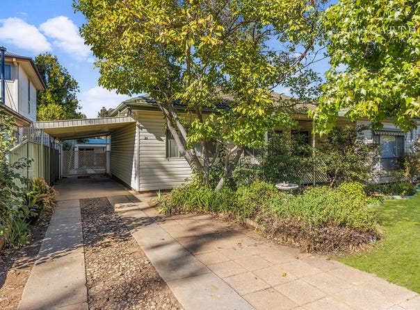 21 Cutler Avenue, Kooringal, NSW 2650