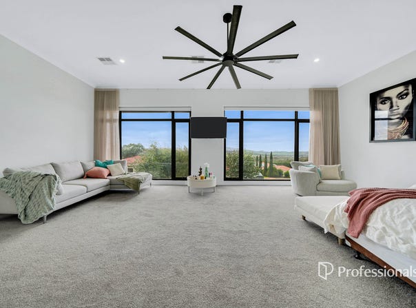 1  Ritaco Way, Hidden Valley, Vic 3756