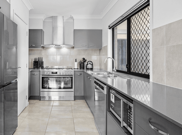 20 Honeyeater Street, Bahrs Scrub, Qld 4207