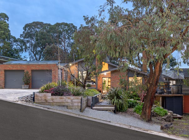 11 Lewis Avenue, Mount Helen, Vic 3350