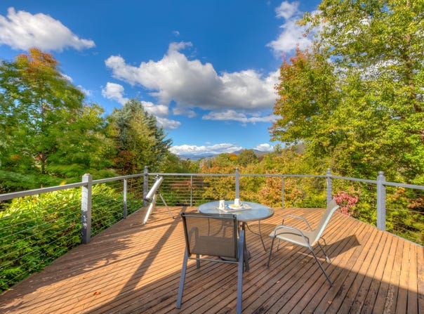 10 Walnut Grove, Bright, Vic 3741