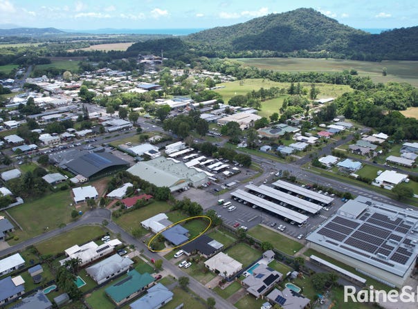 40 Riflebird Crescent, Mossman, Qld 4873