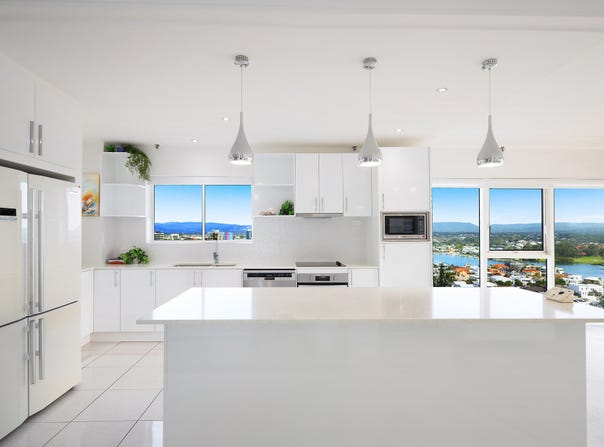 113/8 Admiralty Drive, Paradise Waters, Qld 4217
