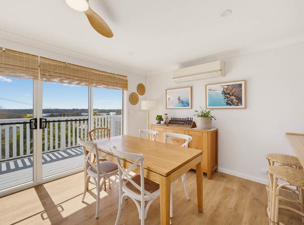 9 Binalong Crescent, Coomba Park, NSW 2428