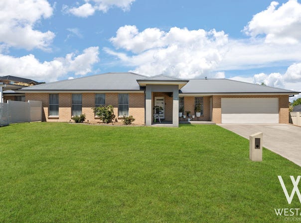 14 Tweed Parade, Kelso, NSW 2795