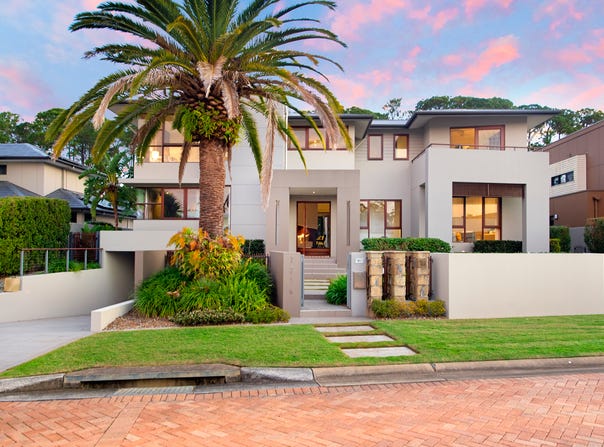 2256 Banksia Lakes Drive, Hope Island, Qld 4212