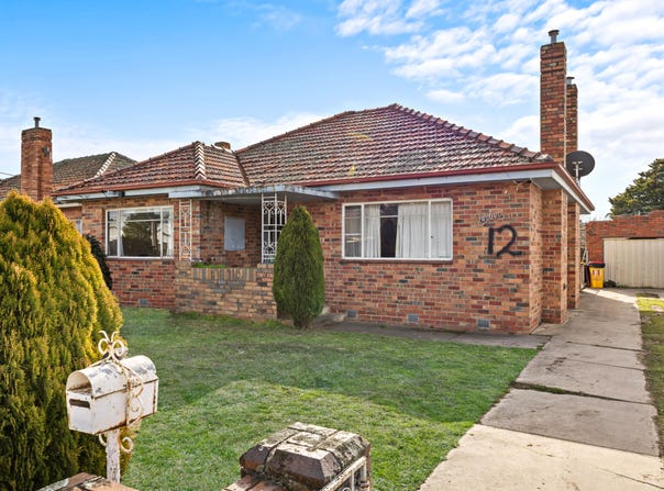 12 Iris Avenue, Wendouree, Vic 3355
