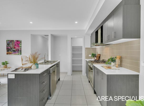 21 ALLAMBEE DRIVE, Harkness, Vic 3337
