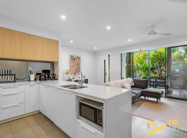3/9 Ellen Street, Carina, Qld 4152