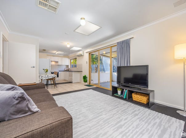 8/88 Church Avenue, Armadale, WA 6112
