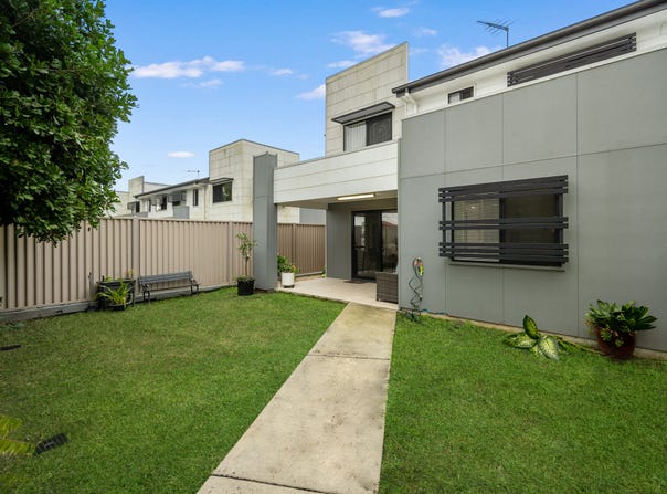 25/1 Emerald Place, Bridgeman Downs, Qld 4035