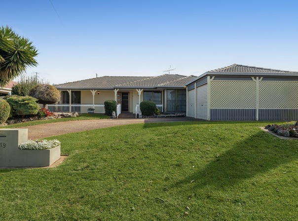 19 Claire Street, Centenary Heights, Qld 4350