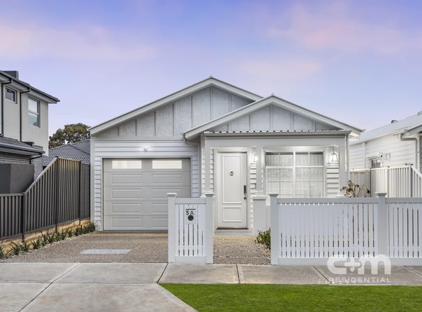 5a Curie Avenue, Oak Park, Vic 3046