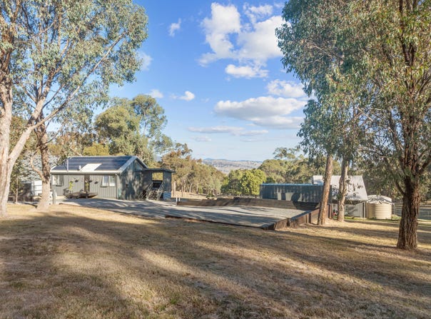 28 Bushland Close, Tolmie, Vic 3723