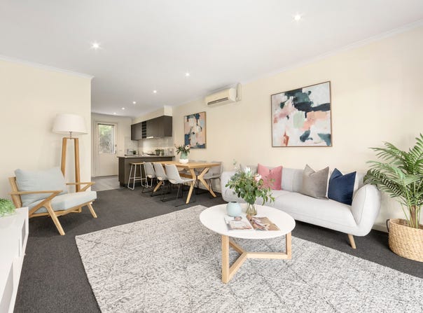 2/10 Rugby Road, Hughesdale, Vic 3166