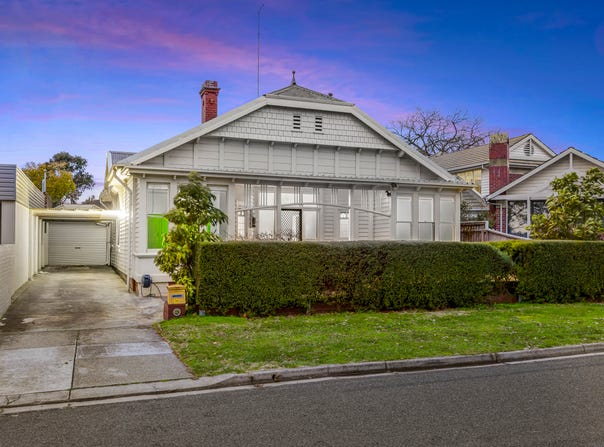 14 Dawsons Avenue, Lake Wendouree, Vic 3350